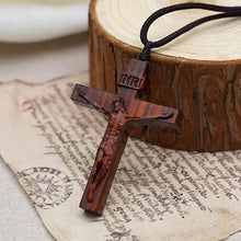 Load image into Gallery viewer, Jesus-Kreuz-Halskette aus Holz